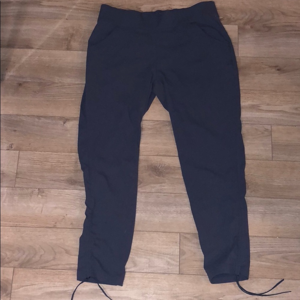 Columbia - Women’s - Size L Ankle joggers